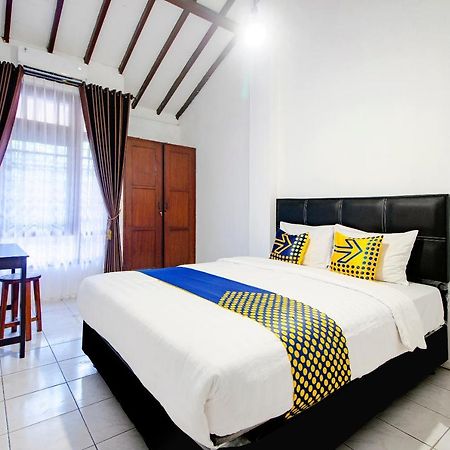 Spot On 2107 Ijo Pupus Syariah Residence Baturetno Exterior photo