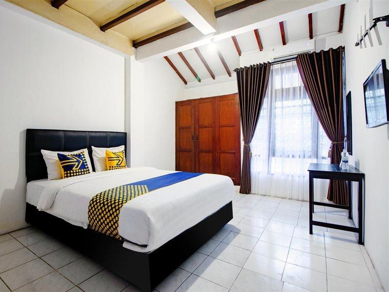 Spot On 2107 Ijo Pupus Syariah Residence Baturetno Exterior photo