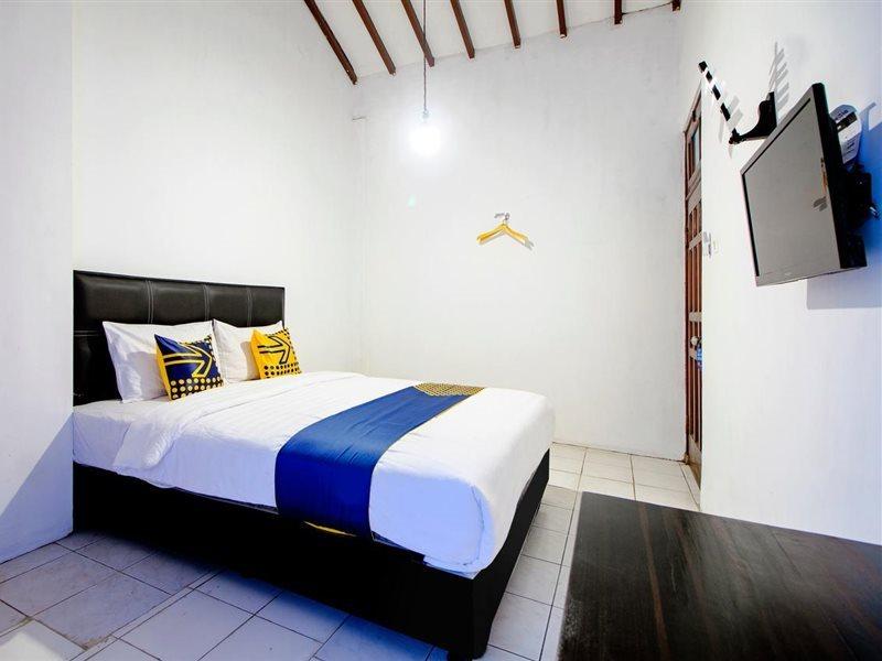 Spot On 2107 Ijo Pupus Syariah Residence Baturetno Exterior photo